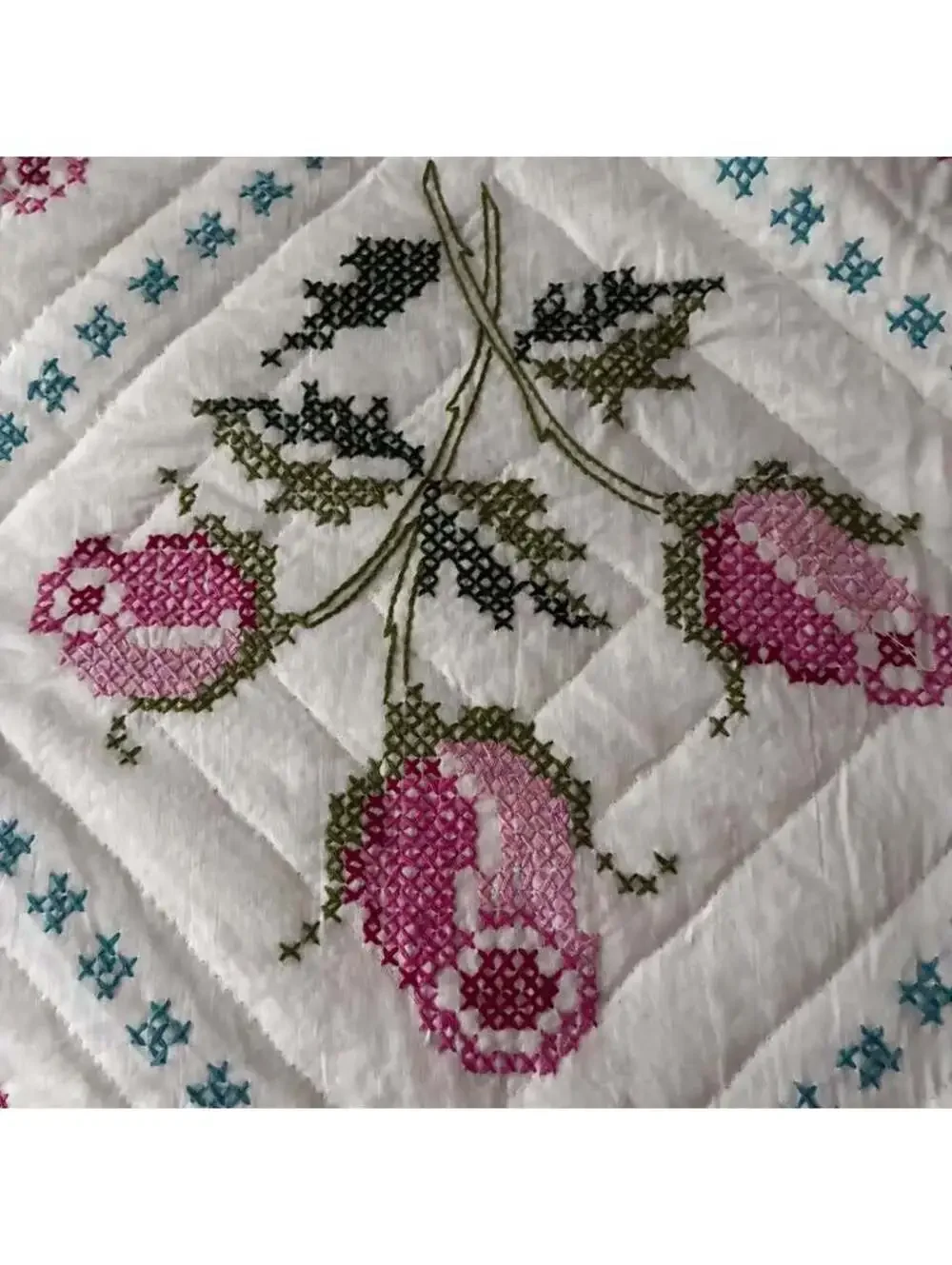 Vintage Hand Embroidered Cross Stitch Rose Quilt Queen 80x96 Floral Bedding